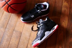 バッシュ かかと 浮く