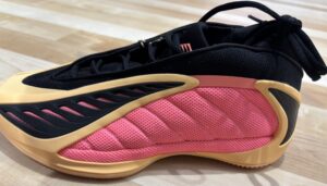 バッシュ かかと 浮く